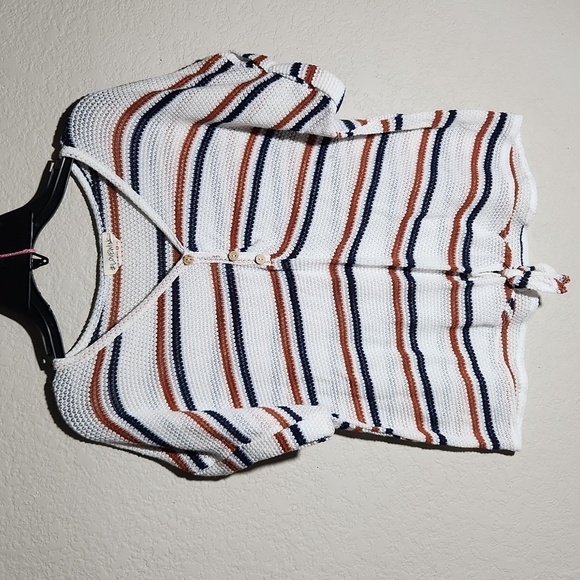 Love Wins Shirt Womens Size L Mesh Sweater Knit - Picture 1 of 8